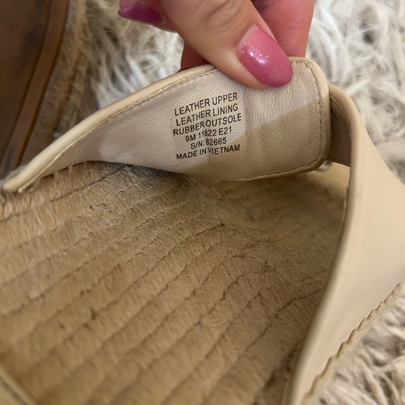 Tory Burch Two-Band Leather Espadrille Slides in Oat Milk Sz 9 - Picture 8 of 9